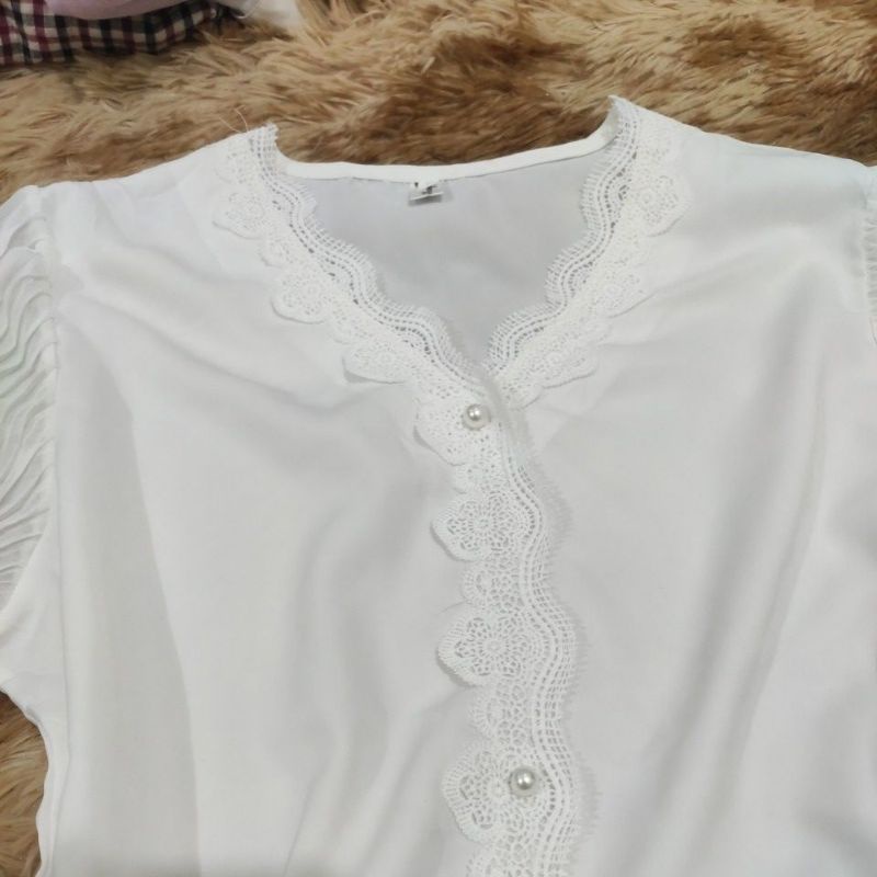 Áo trắng kiểu phối tay voan xốp