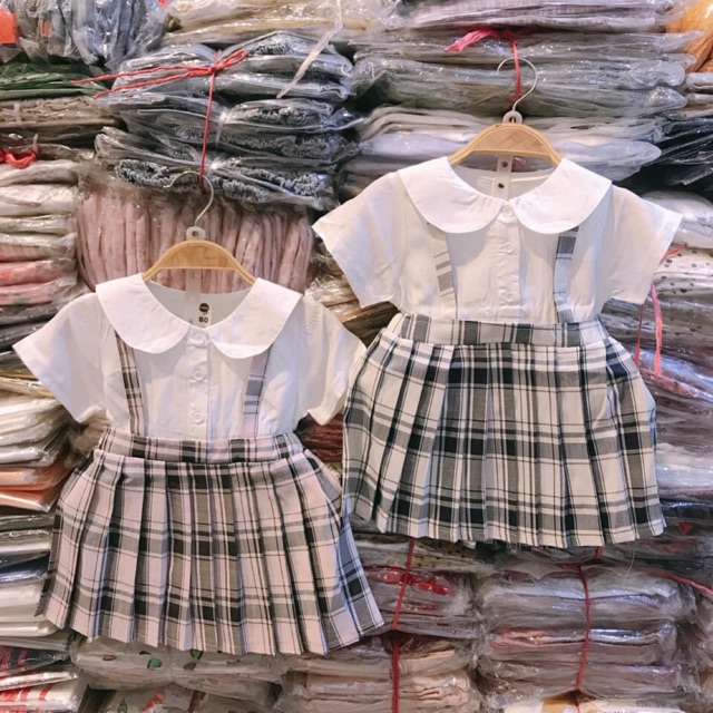 Áo váy kẻ huyền