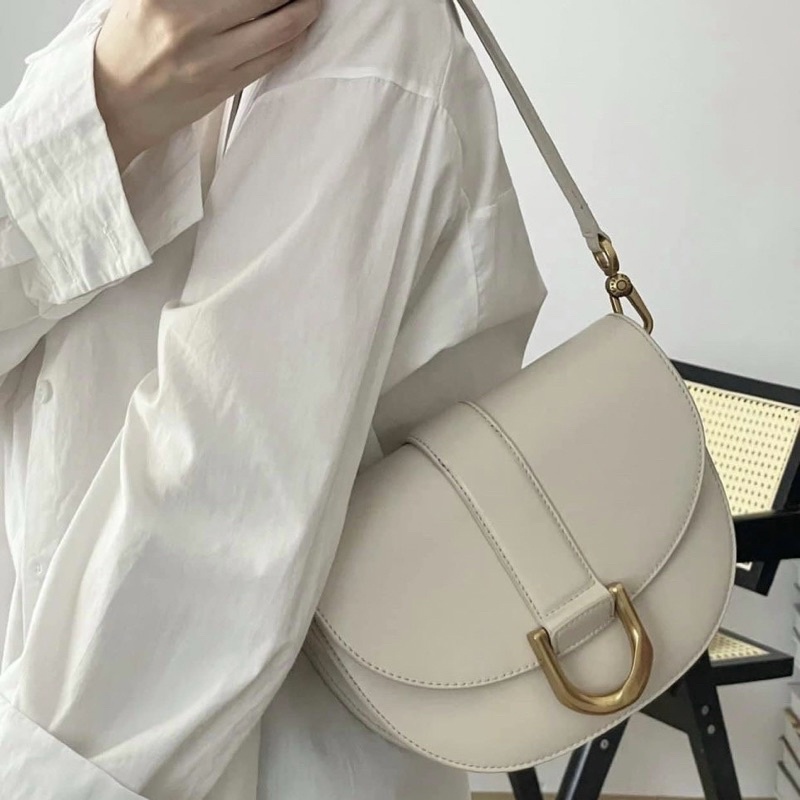 Túi CN.K dáng bầu móng ngựa kẹp nách nữ size 18 hàng chuẩn xịn