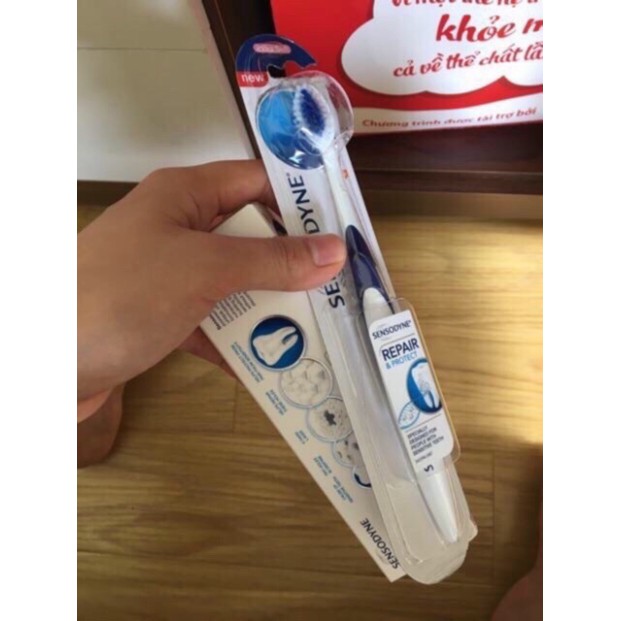 Bộ 2 kem đánh răng Sensodyne Repai Protec+ Tặng 1 bàn chải Sensodyne Repai Protec cho răng ê buốt
