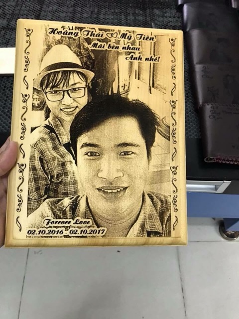 Khung Ảnh Gỗ Khắc Hình Ảnh Chân Dung Theo Yêu Cầu