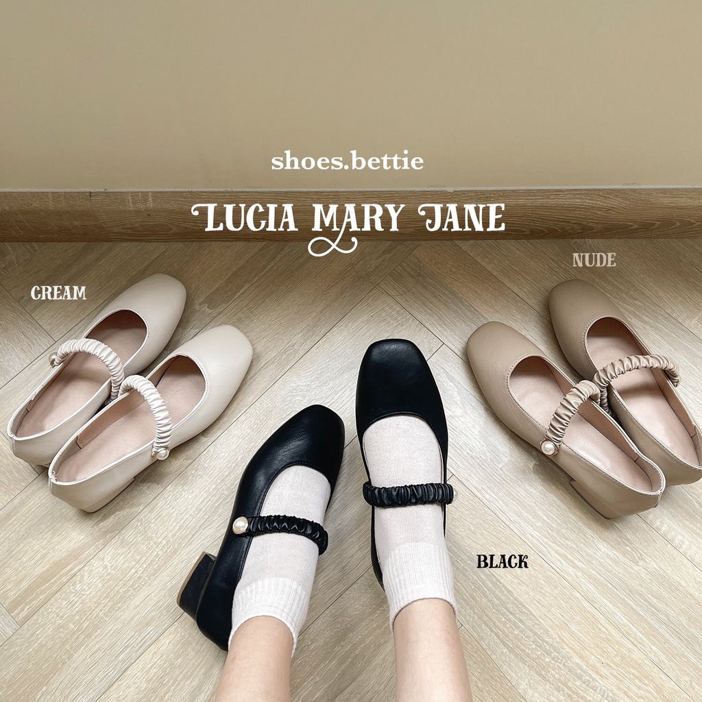 Giày nữ Mary Jane quai nhăn đính cúc giả ngọc trai