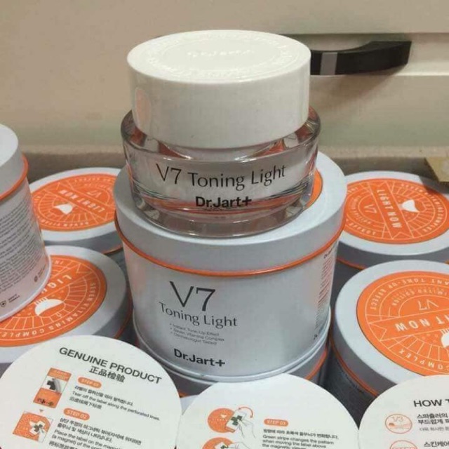 KEM DƯỠNG TRẮNG TÁI TẠO DA V7 TONING LIGHT DRJART