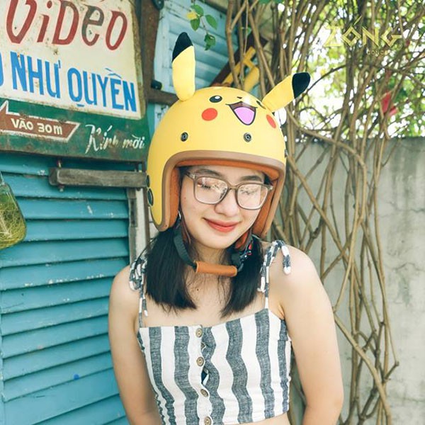 Mũ bảo hiểm 3/4 tem Pikachu vàng kèm tai siêu dễ thương