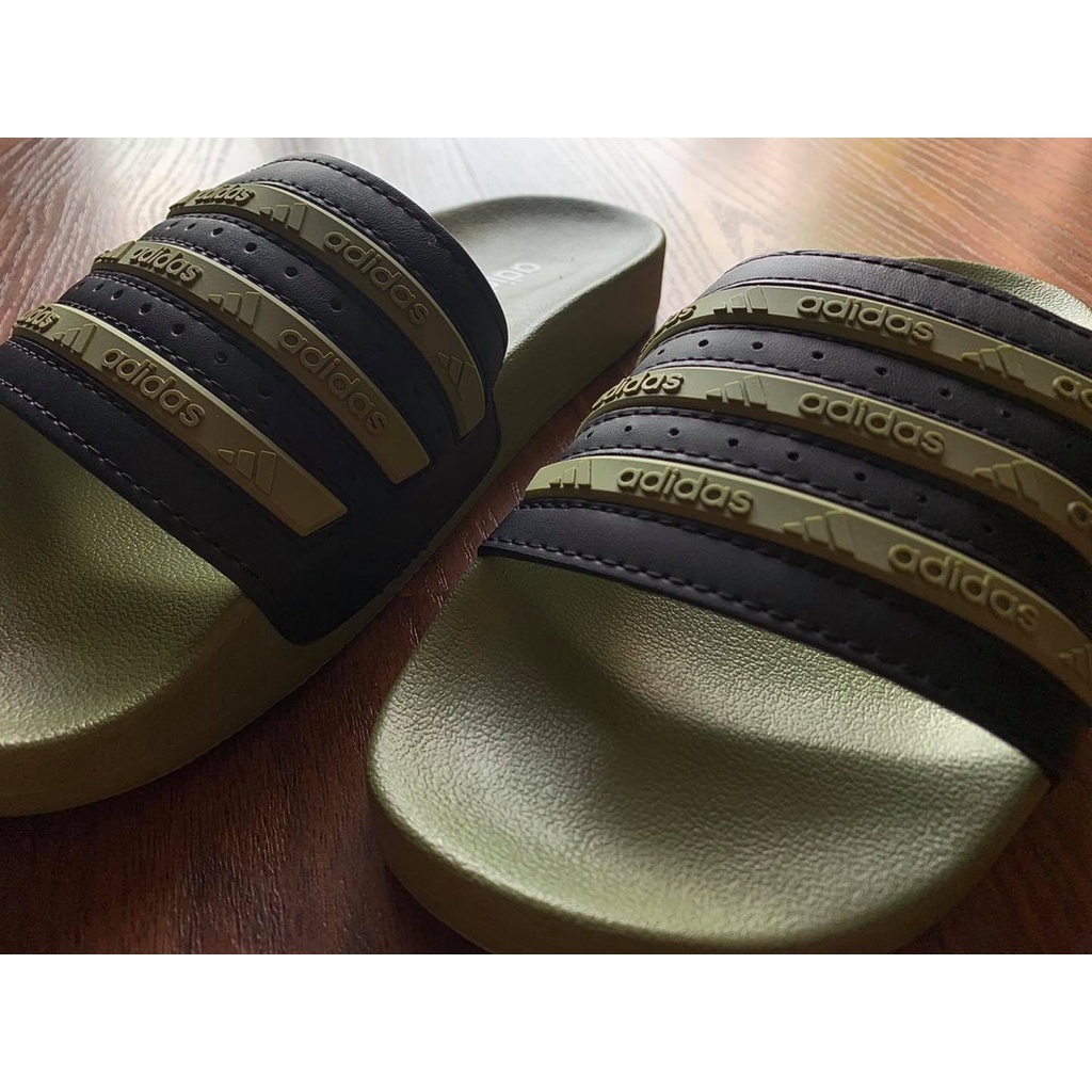 Dép Adidas quai ngang kẻ xanh đen