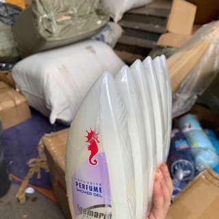 Com bo mũ và sữa  tắm cá ngựa