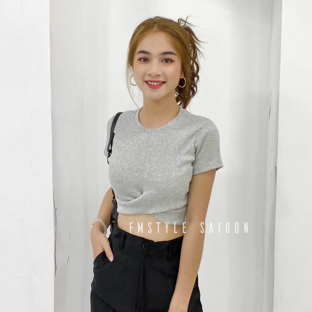 [Mã FAMAYWA2 giảm 10K đơn 50K] ÁO THUN CROPTOP XOẮN EO TAY NGẮN 21TU03T370901