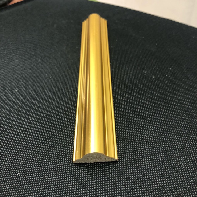 Chỉ nhựa composite màu vàng ánh kim hoàn thiện bản rộng 3cm