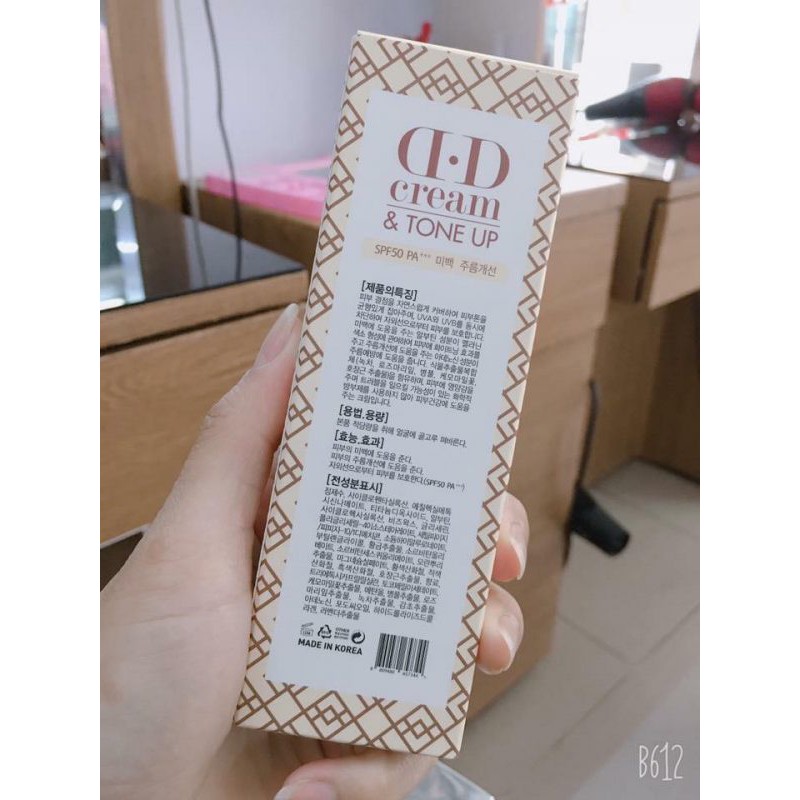 Kem nền dưỡng da chống nắng Genie DD Cream Tone Up