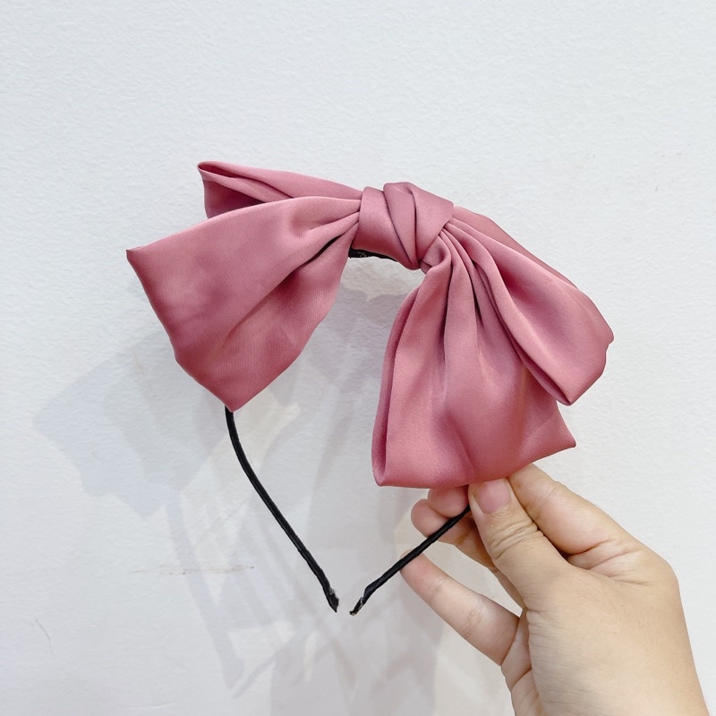 Cài nơ lụa
