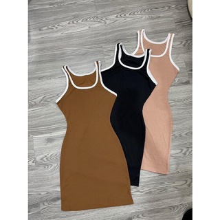 Đầm 3 lỗ body chạy viền