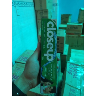 Kem đánh răng Close up Bạc hà 180g