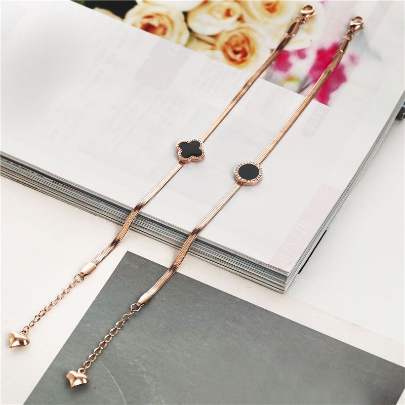 Lắc tay nữ titan không gỉ vòng tay titan nữ mặt cỏ 4 lá trang sức titan cao cấp thời trang