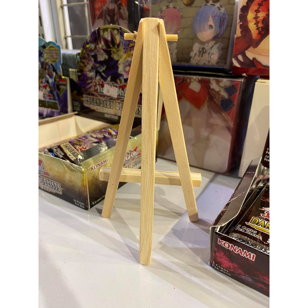 Chân đế gỗ trưng bày dành cho các loại bọc cứng bảo vệ