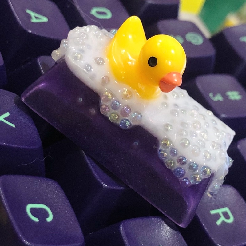 NÚT BÀN PHÍM / KEYCAP RESIN VỊT MŨ RUBBER DUCK