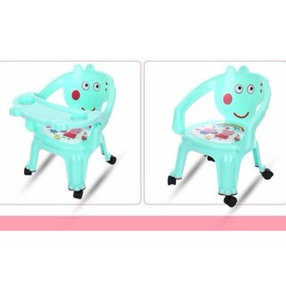 Ghế ngồi ăn dặm cho bé có bánh xe và đệm hình Peppa