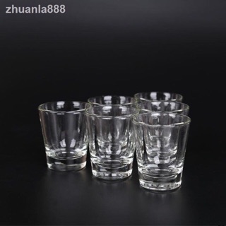 Ly uống rượu lố 12 cái