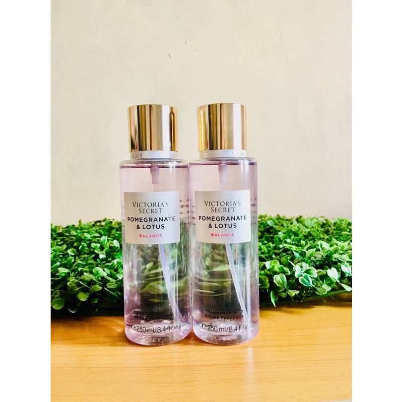 Xịt thơm body mist Victoria’s Secret Pomegranate & Lotus