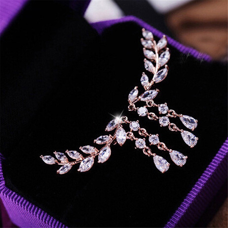 Hoa Tai Dáng Dài Hình Lá Đính Đá Phối Tua Rua Thời Trang