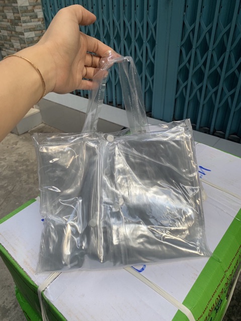 Áo mưa trong suốt siêu bền