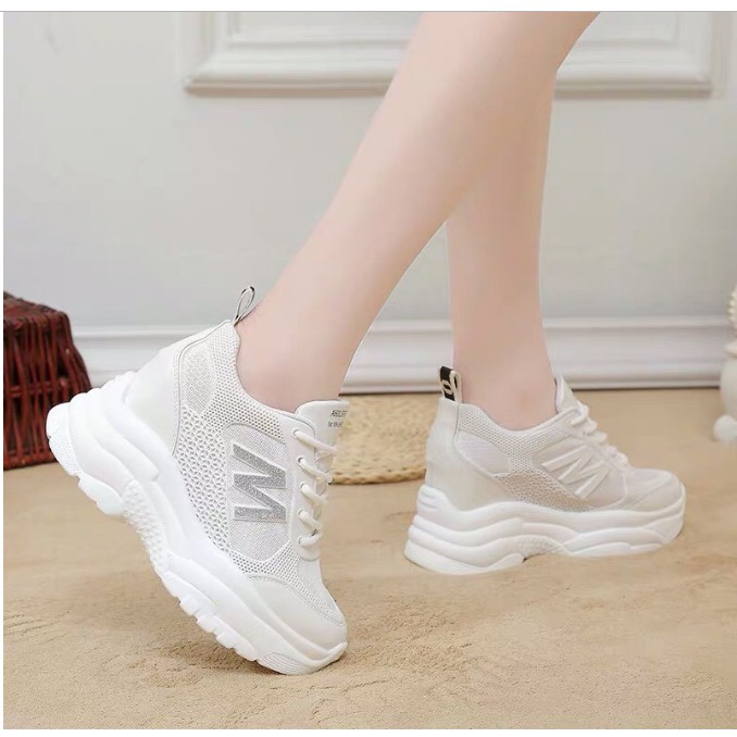 GIÀY SNEAKERS NỮ MẪU MỚI ĐỘN ĐẾ /GIÀY THỂ THAO TRẮNG CHỮ M HOTHIT NHẤT HIỆN NAY | BigBuy360 - bigbuy360.vn