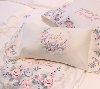 Set chăn ga lụa thêu Love