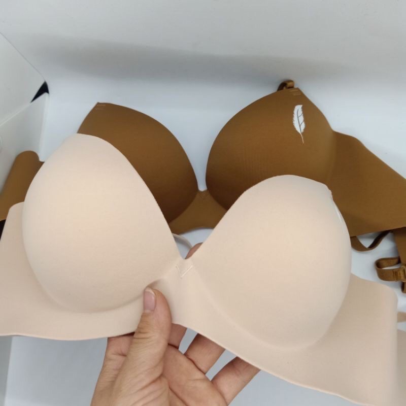 áo lót đúc su A01 có bàn tay nâng đỡ. đệm vừa mặc cảm thấy mạt lạnh vi đeo em tự quay a