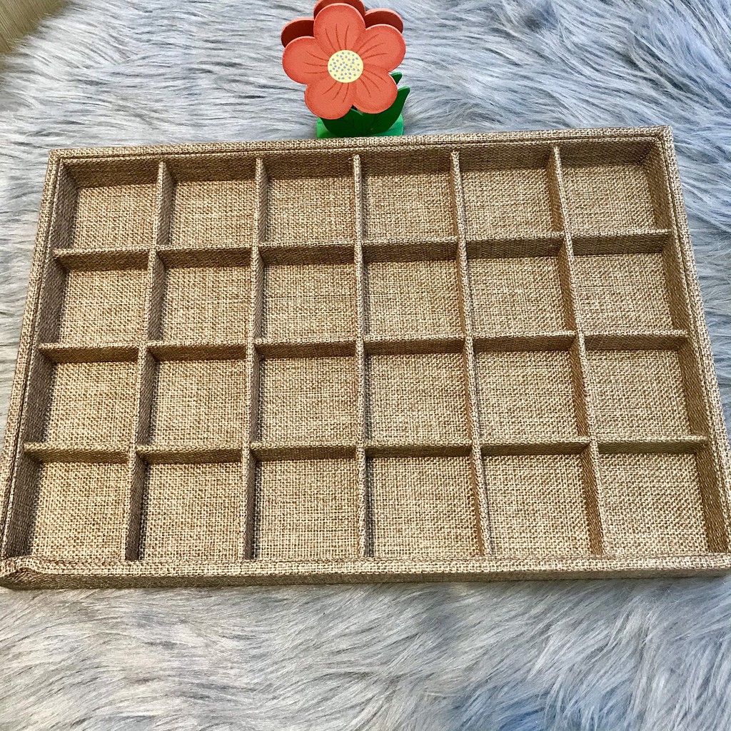 Khay bố 24 Ô trưng bày phụ kiện trưng bày chuỗi 35x24x3cm