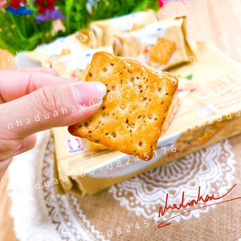 Một gói bánh nougat hành lá kẹp kem đậu phộng/ lạc/ phomai KERK Deluxe Thái Lan hàng cty nhập khẩu xịn gói 184gam
