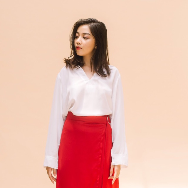 Áo sơ mi cổ bèo trắng