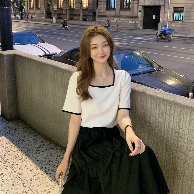 Áo Thun Tay Ngắn Cổ Vuông Màu Sắc Đơn Giản Phong Cách Hàn Quốc