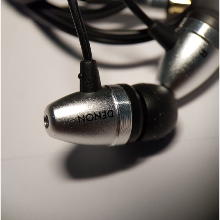 Tai nghe Denon C700 nobox,tặng túi lưới