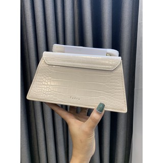 Túi chữ P dải đeo chéo