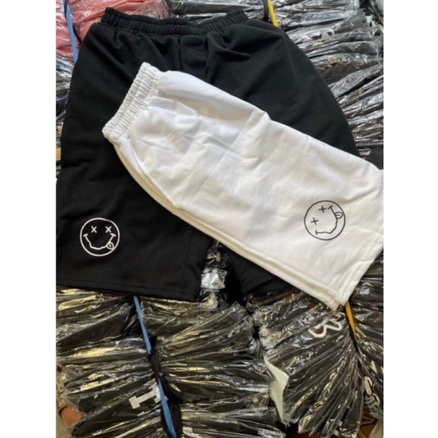 Quần Đùi Unisex Nam/Nữ In Hình Mặt Cười Và Chữ Cạp Chun hottrend