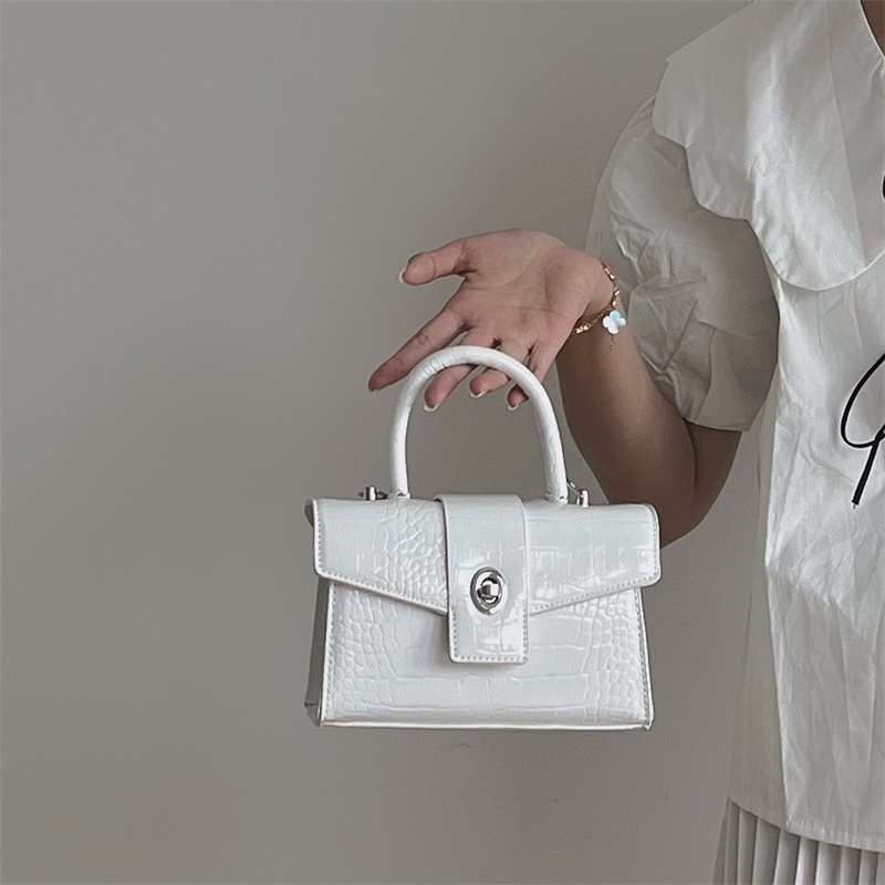 Túi Đeo Chéo Vai Hình Vuông Nhỏ Vân Da Cá Sấu Có Khóa Chất Lượng Cao 2022 Mới Cho Nữ