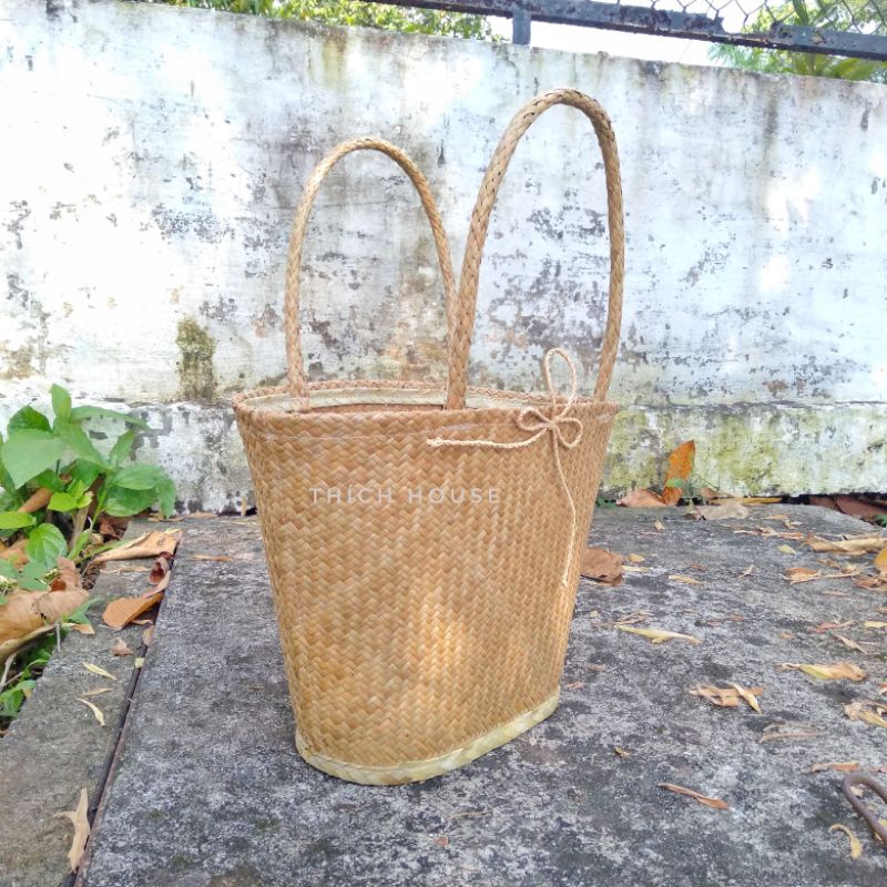 Giỏ cói đơn giản thân thiện môi trường