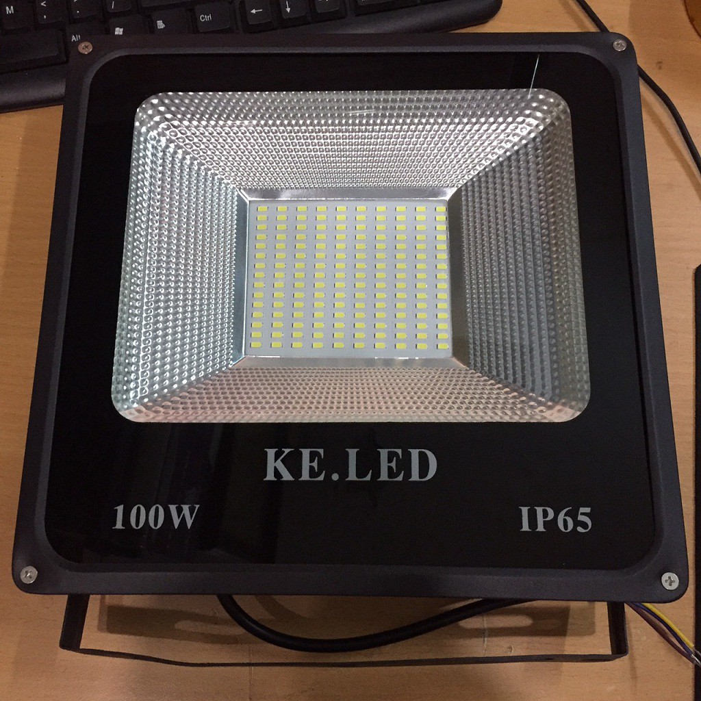 ĐÈN PHA LED 100W CHIP SMD