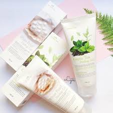 Tuýp tẩy da chết trà xanh 180ml | BigBuy360 - bigbuy360.vn