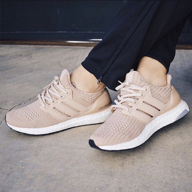 GIÀY THỂ THAO ULTRA BOOST 4.0 HỒNG. SIÊU ĐẸP
