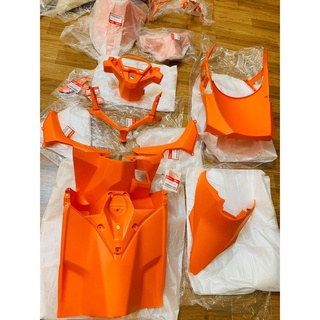 Dàn áo nhựa nhám cam Vario - Click 10 món chính hãng Honda Indo