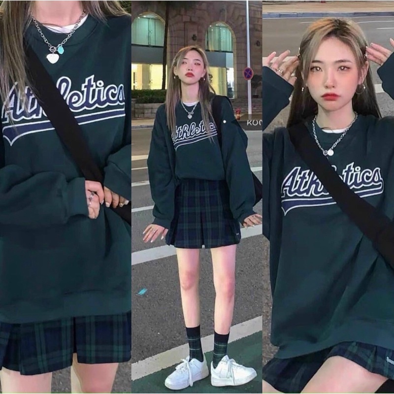 Set áo nỉ in hình màu xanh kèm chân váy tennis sọc caro có hình thật trải sàn