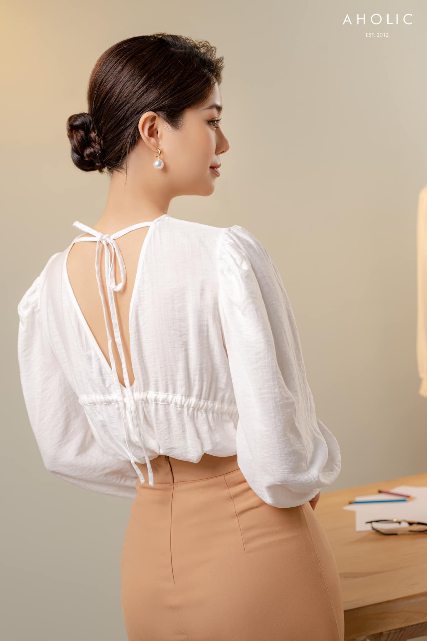 Áo kiểu sơ mi chất thô đũi rút nơ 3 màu Aholic A2874