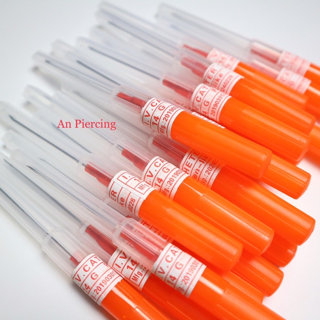 Kim xỏ khuyên dùng 1 lần an toàn JOLLY