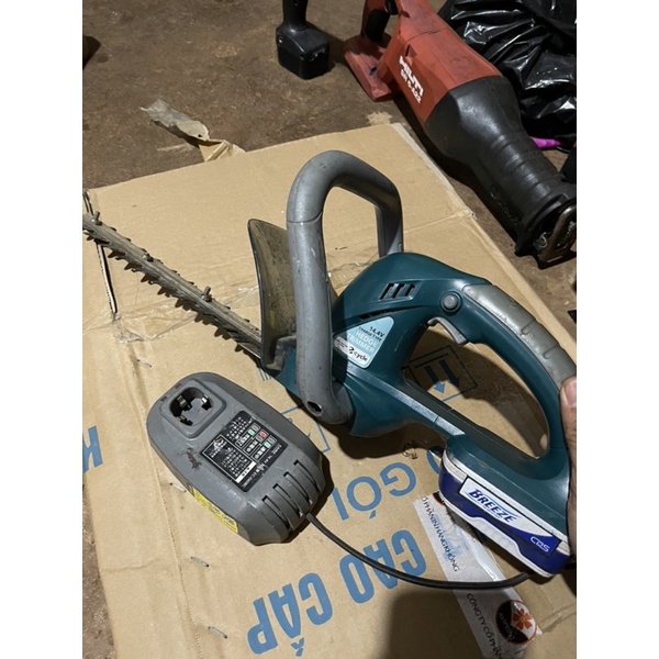 máy tỉa cành pin nội địa nhật