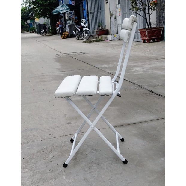 Ghế nệm trắng ngồi cao 45cm