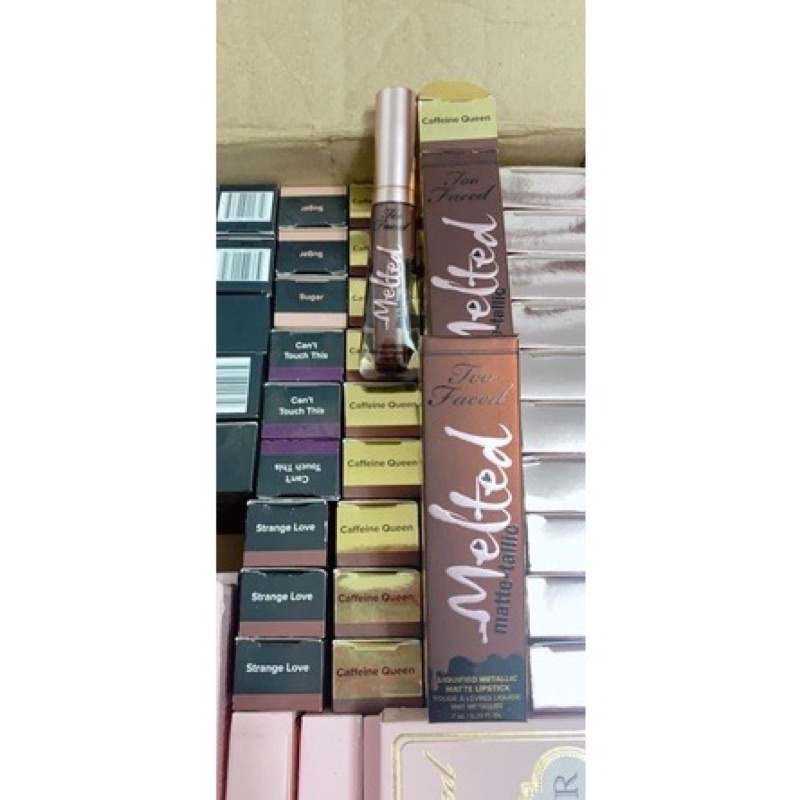 Son Kem lì / dưỡng Too Faced box fullsize