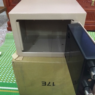 Két sắt mini có lỗ đút tiền SĂN