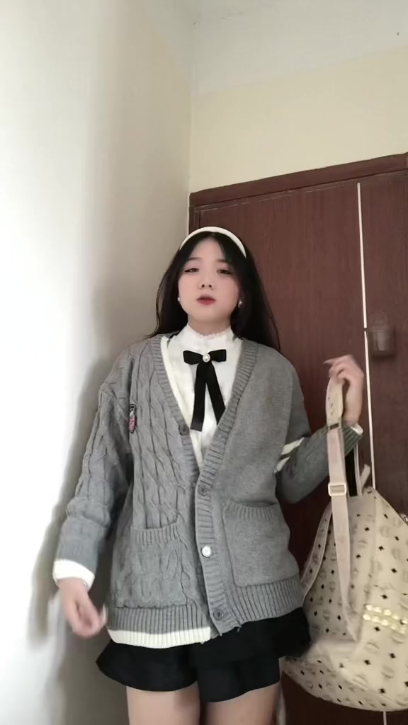 Áo cadigan len xám nữ Sliky huy hiệu chất dày dặn - KL09 | BigBuy360 - bigbuy360.vn