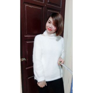 Áo len lông cổ cao trễ vai