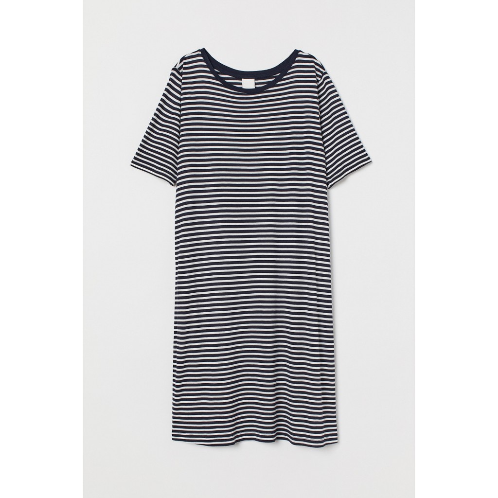 Short T-shirt dress